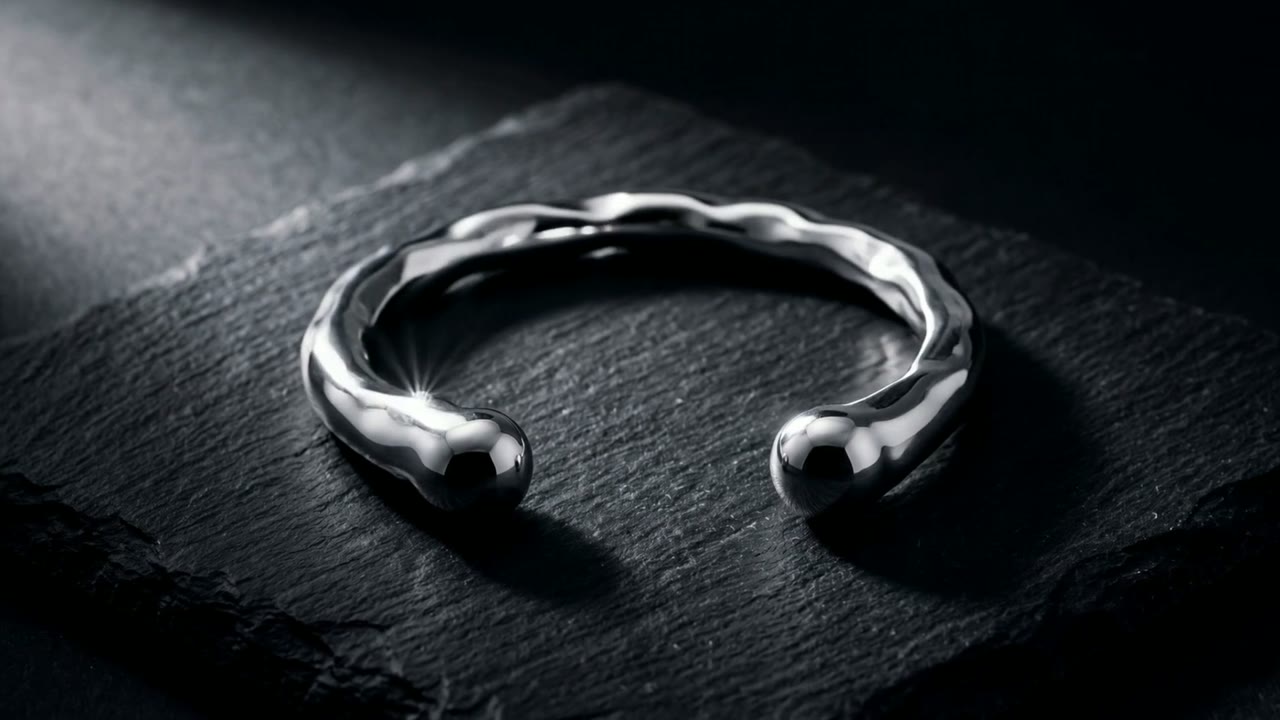 Nile Molten Cuff film