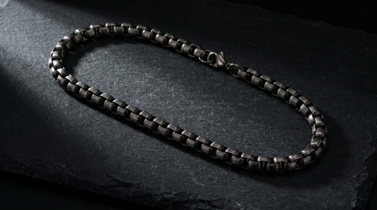 Obelisk Box Chain on slate