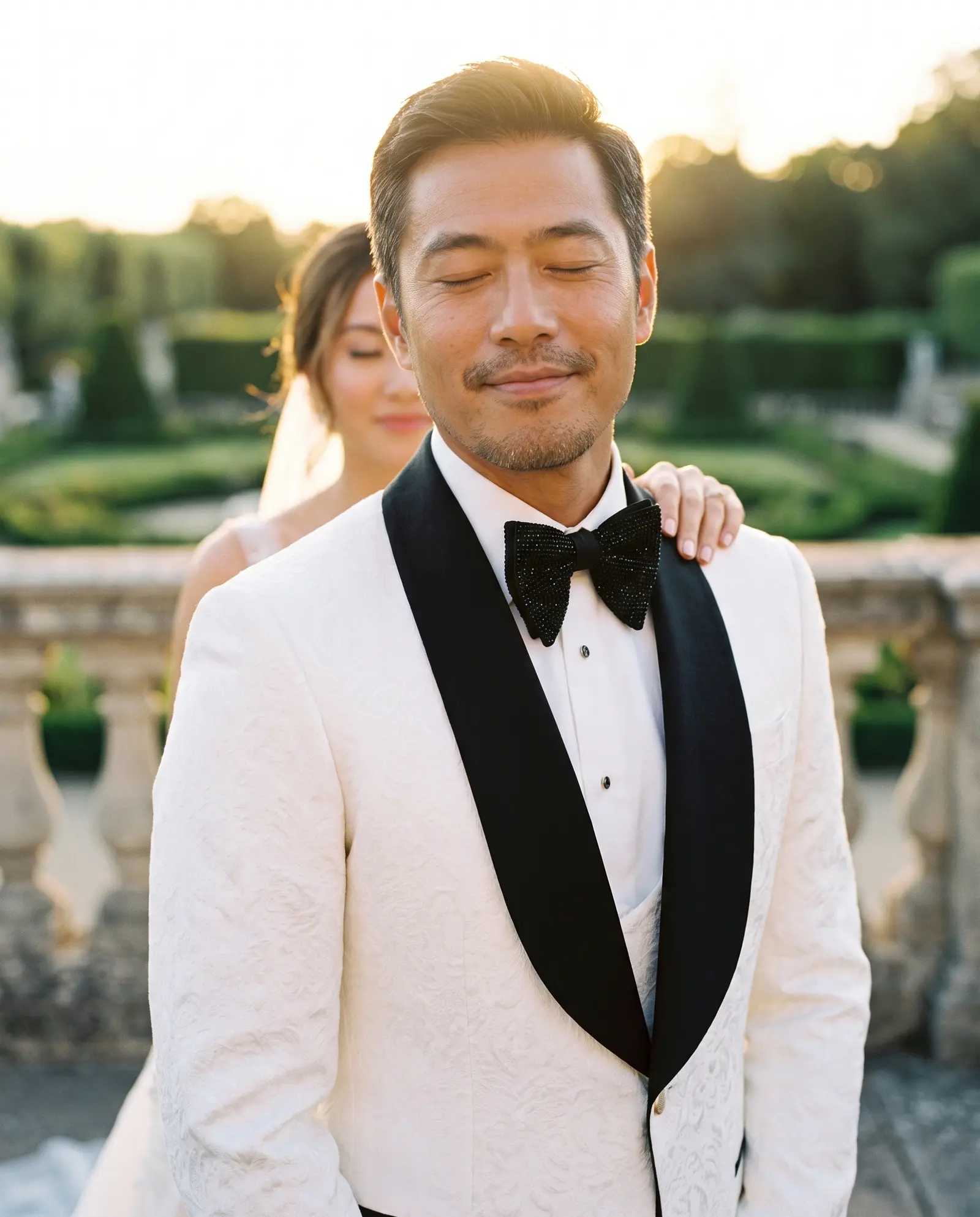 White jacquard Frost dinner jacket